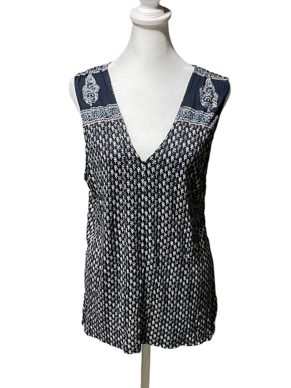 Lucky Brand Tank Top - Picture 2 of 9